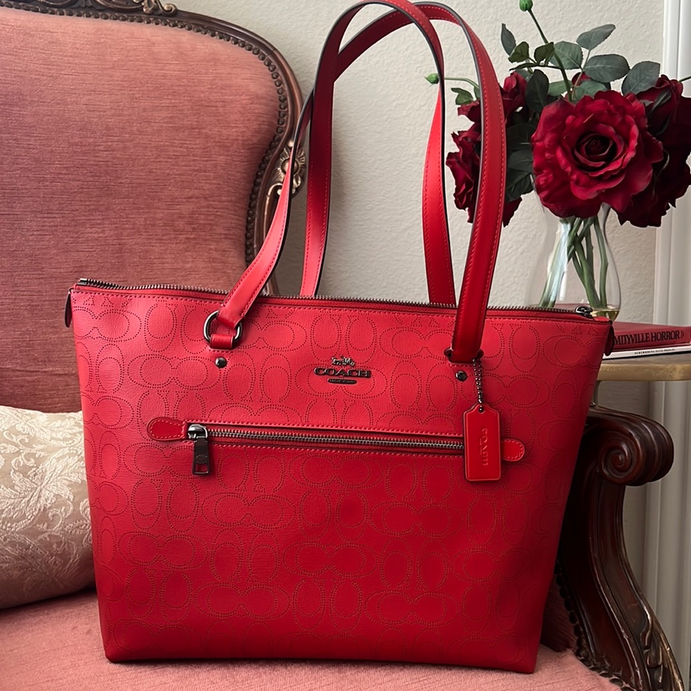 Coach NWOT Gallery tote bag in perforated Miami red, brand new - Picture 2 of 16